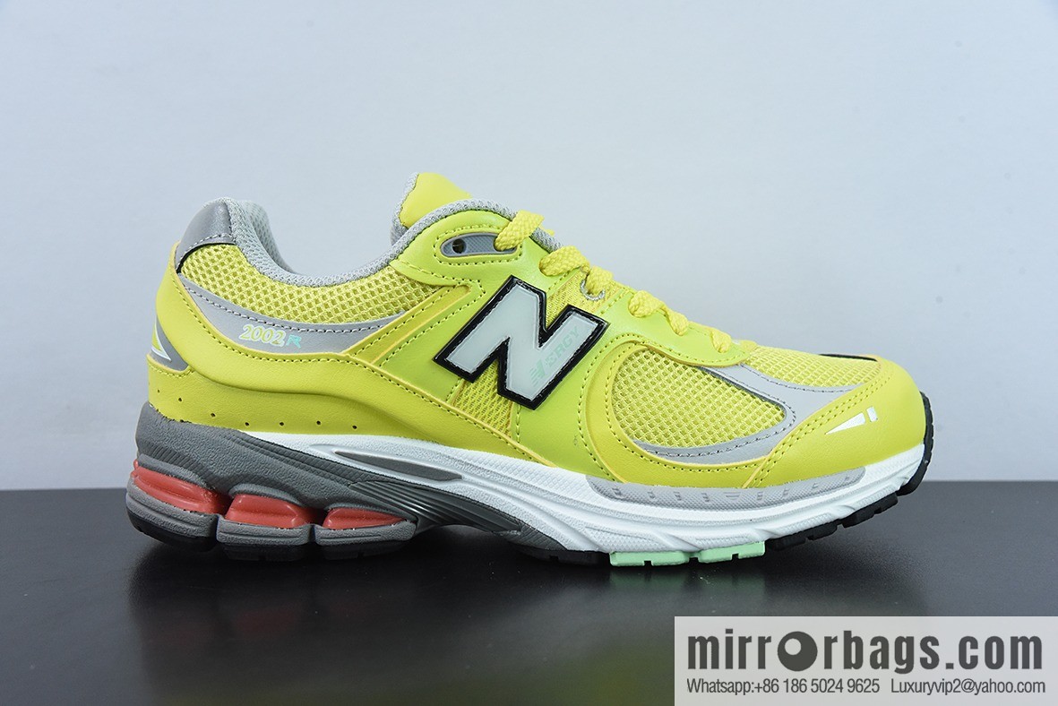 New Balance ML2002 Series Vintage Daddy Style Unisex Casual Shoes Couple Versatile Jogging Shoes Sports Men's Shoes M2002RLC