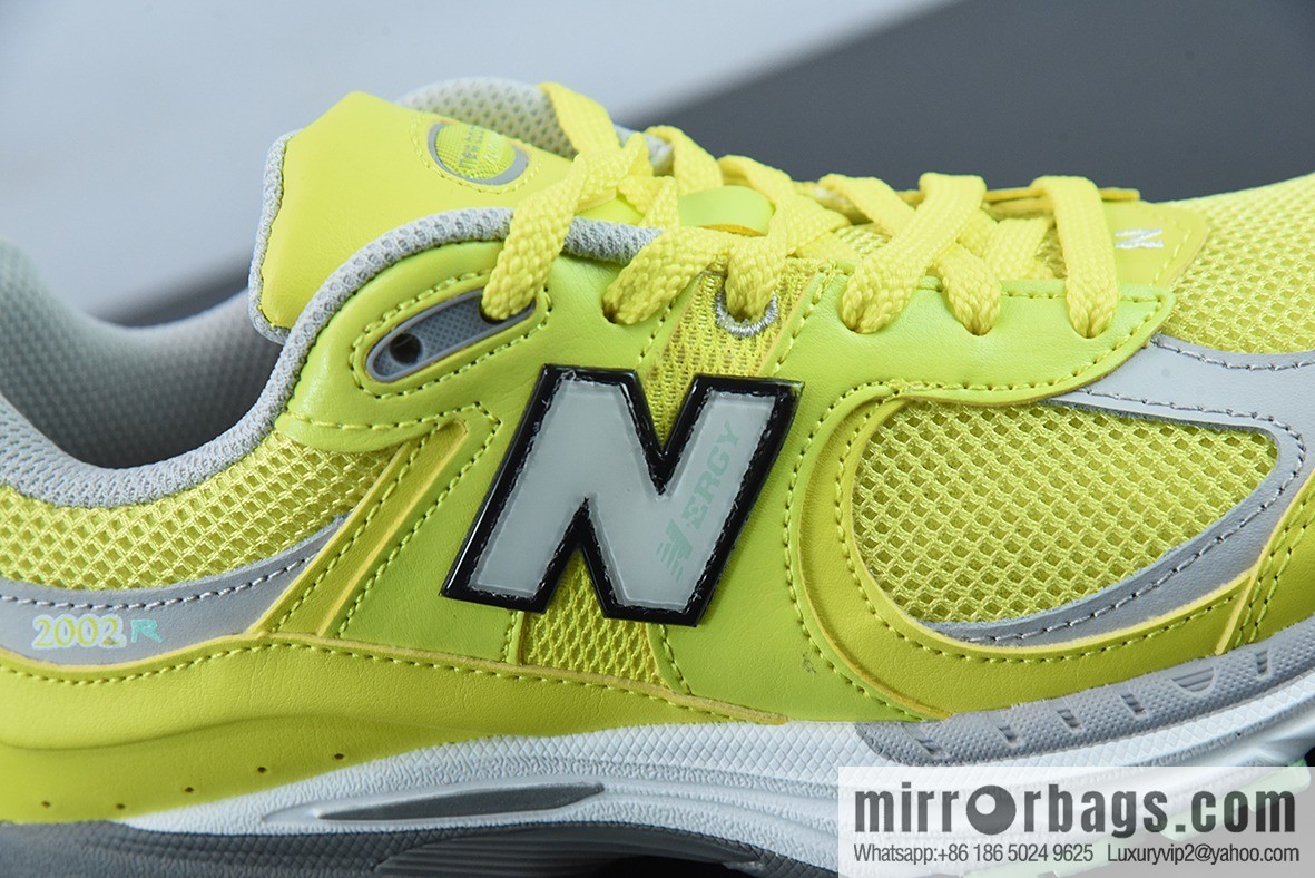 New Balance ML2002 Series Vintage Daddy Style Unisex Casual Shoes Couple Versatile Jogging Shoes Sports Men's Shoes M2002RLC