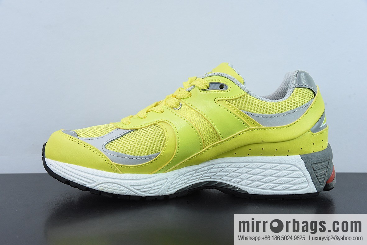 New Balance ML2002 Series Vintage Daddy Style Unisex Casual Shoes Couple Versatile Jogging Shoes Sports Men's Shoes M2002RLC