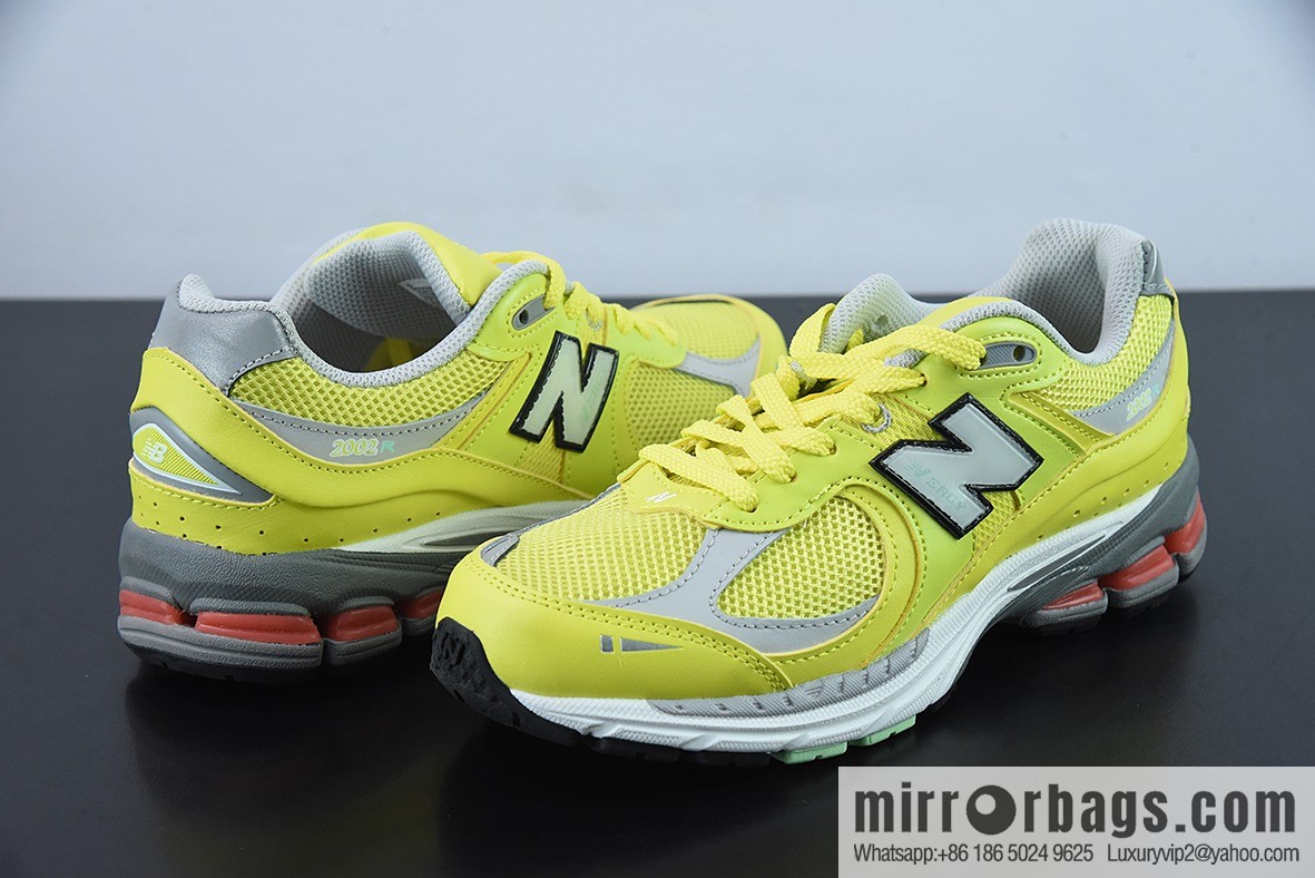 New Balance ML2002 Series Vintage Daddy Style Unisex Casual Shoes Couple Versatile Jogging Shoes Sports Men's Shoes M2002RLC