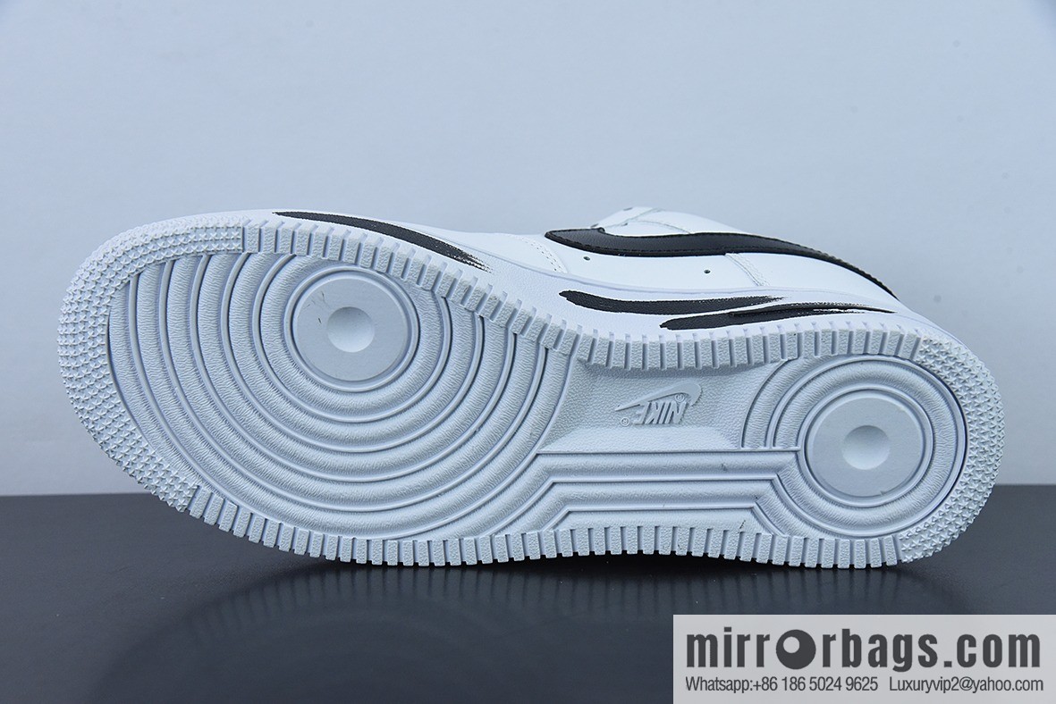 Nike Air Force 1 '07 Low White Black Yellow Smiley Unisex The same sneakers item number: DO5220-176