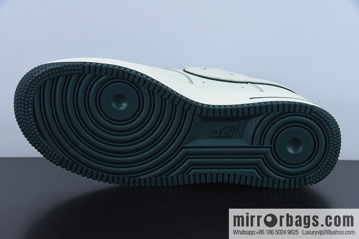 Undefeated x Nike Air Force 1 Low Meter Green, Air Force One Low Order Number: UN3699-066