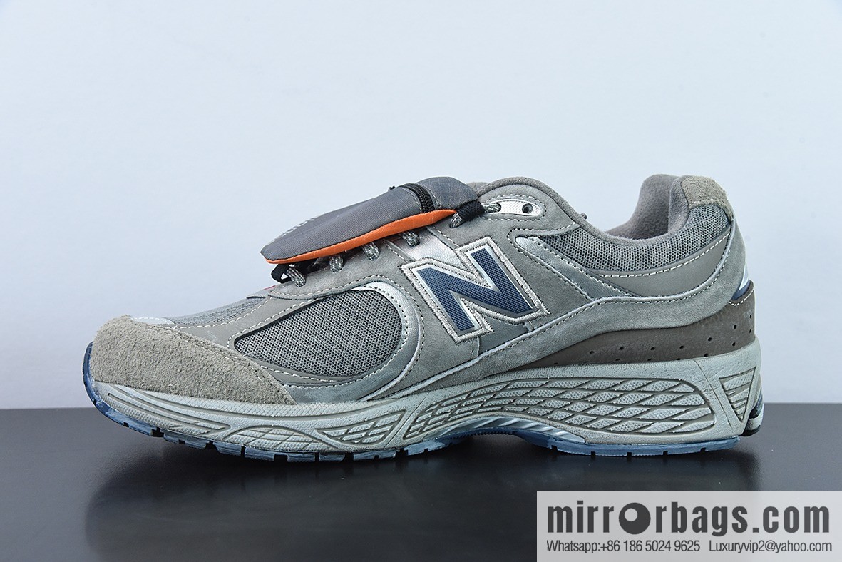 New Balance New Balance M2002RVA Vintage running shoes/pockets, gray silver 2022 most