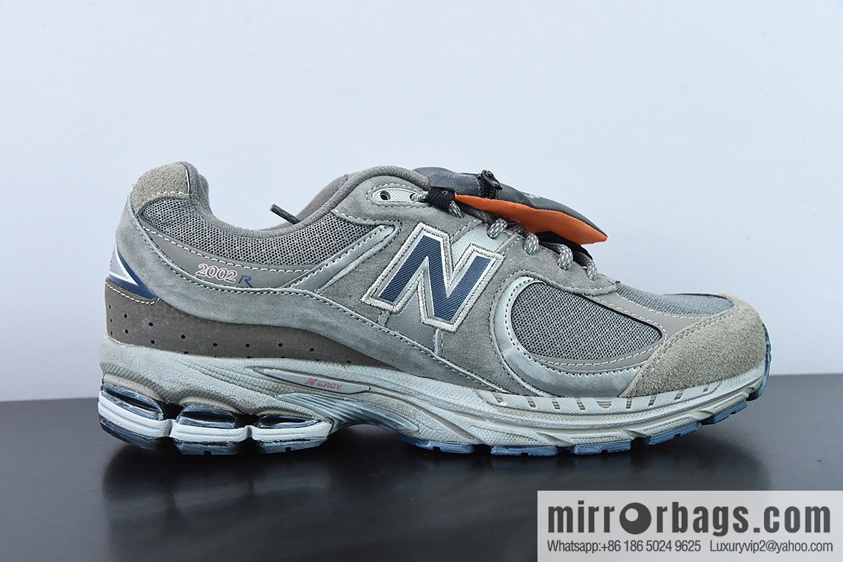 New Balance New Balance M2002RVA Vintage running shoes/pockets, gray silver 2022 most