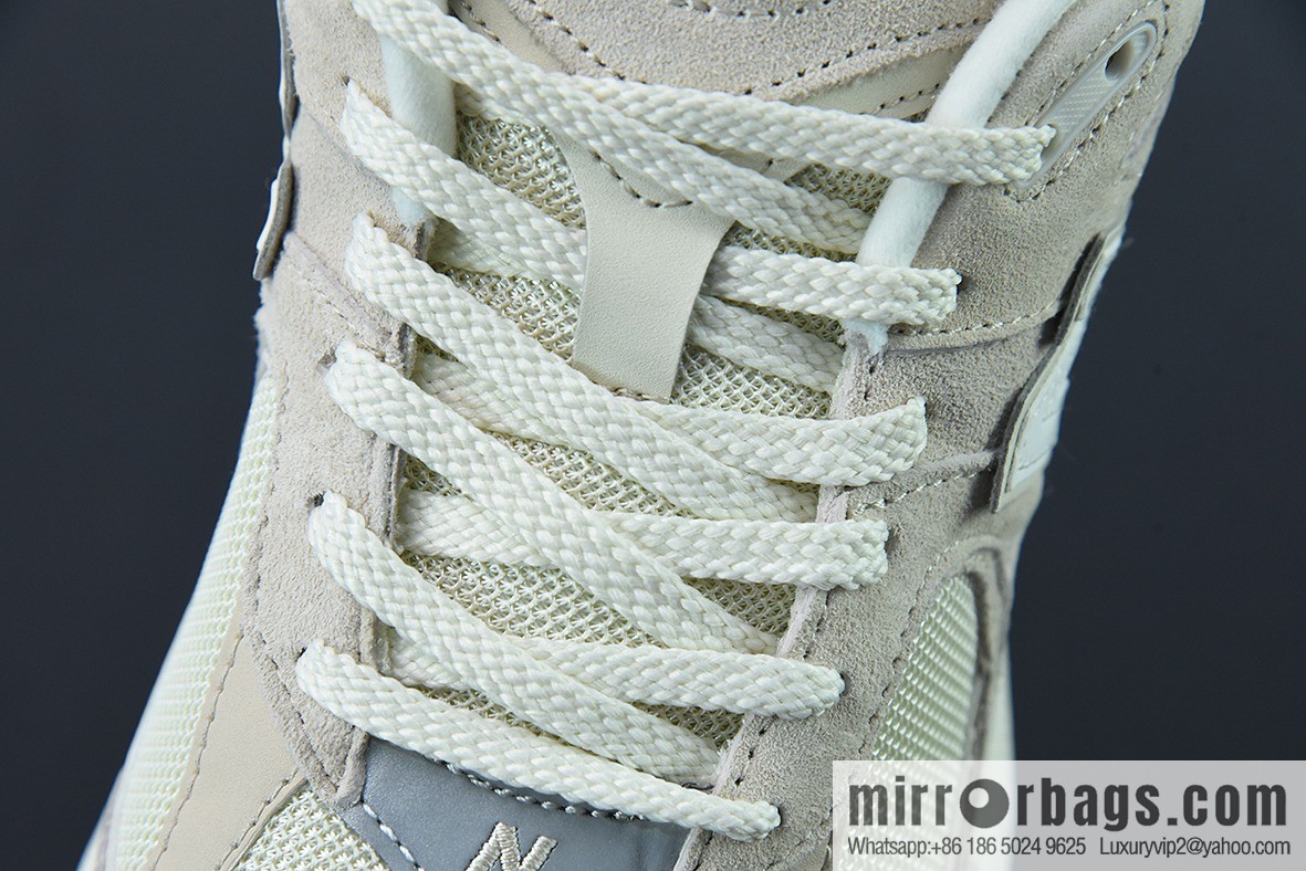 New Balance Refined Future beige 2002 series Vintage casual running shoes, pure original version item number: M2002RCC