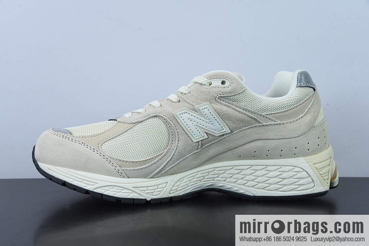 New Balance Refined Future beige 2002 series Vintage casual running shoes, pure original version item number: M2002RCC