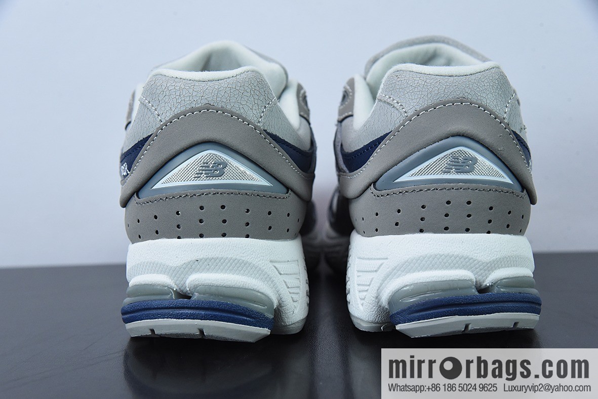 Thisisneverthat x New Balance 2002R Vintage sneakers M2002RTH