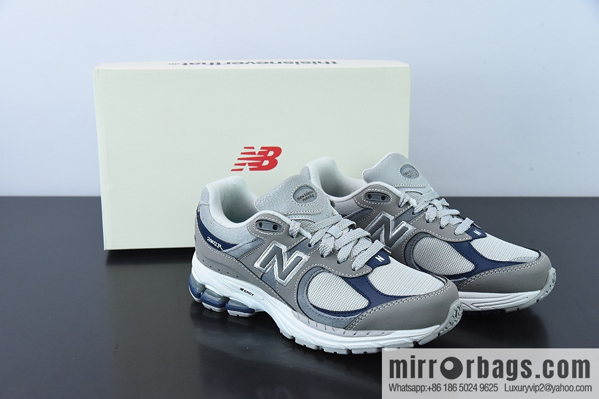 Thisisneverthat x New Balance 2002R Vintage sneakers M2002RTH
