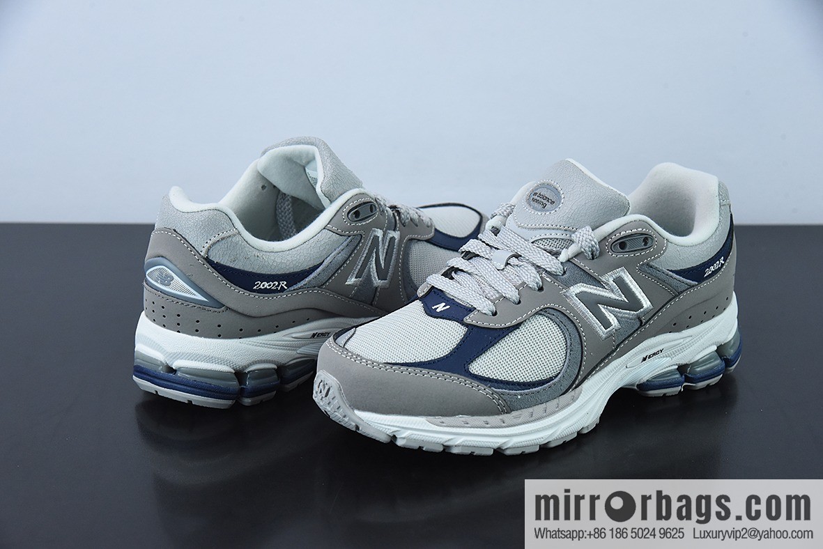 Thisisneverthat x New Balance 2002R Vintage sneakers M2002RTH