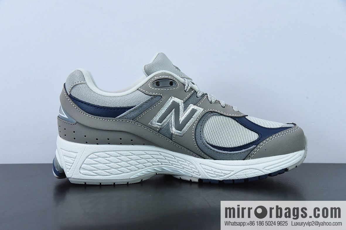 Thisisneverthat x New Balance 2002R Vintage sneakers M2002RTH