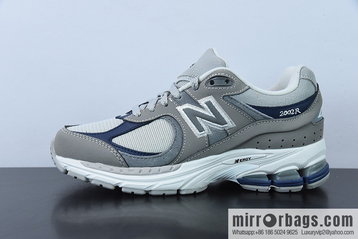 Thisisneverthat x New Balance 2002R Vintage sneakers M2002RTH