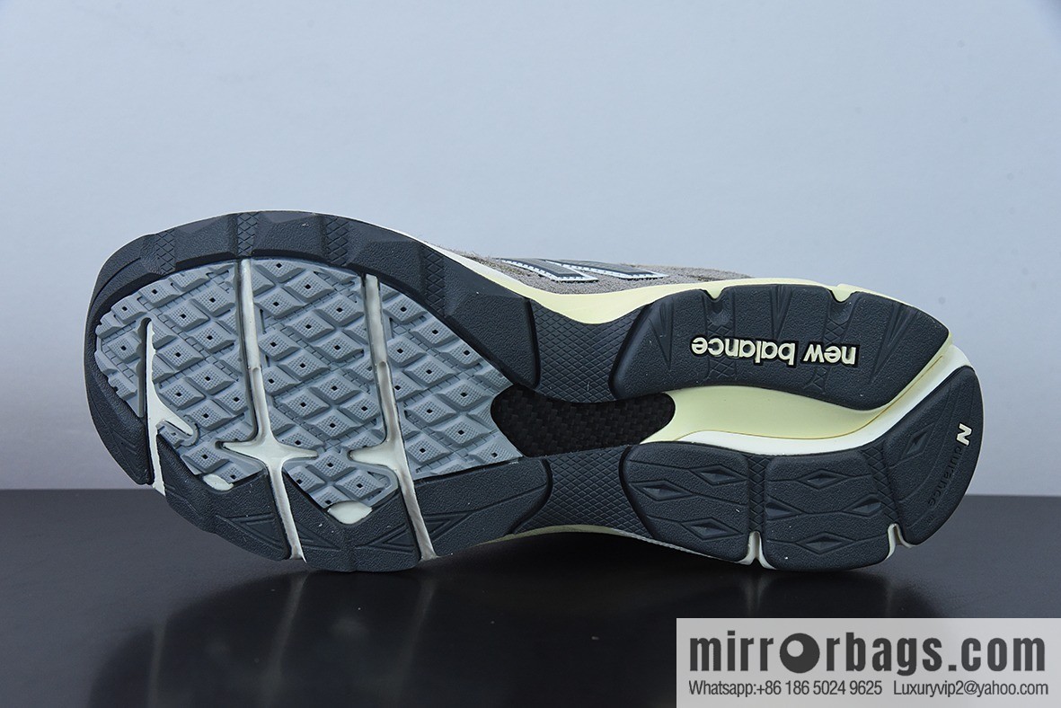 New Balance 990 V3 Gray Brown American Official Vintage Leisure Sports Jogging Shoes Item Number: M990TG3