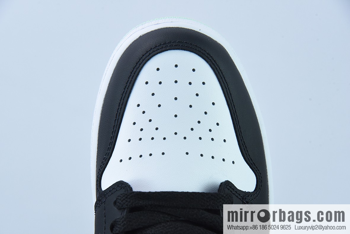 Air Jordan AJ1 Low Top AJ1 White, Black and Green Tiffany & Co. Pure Original Male Size, Item Number: DM1199-100