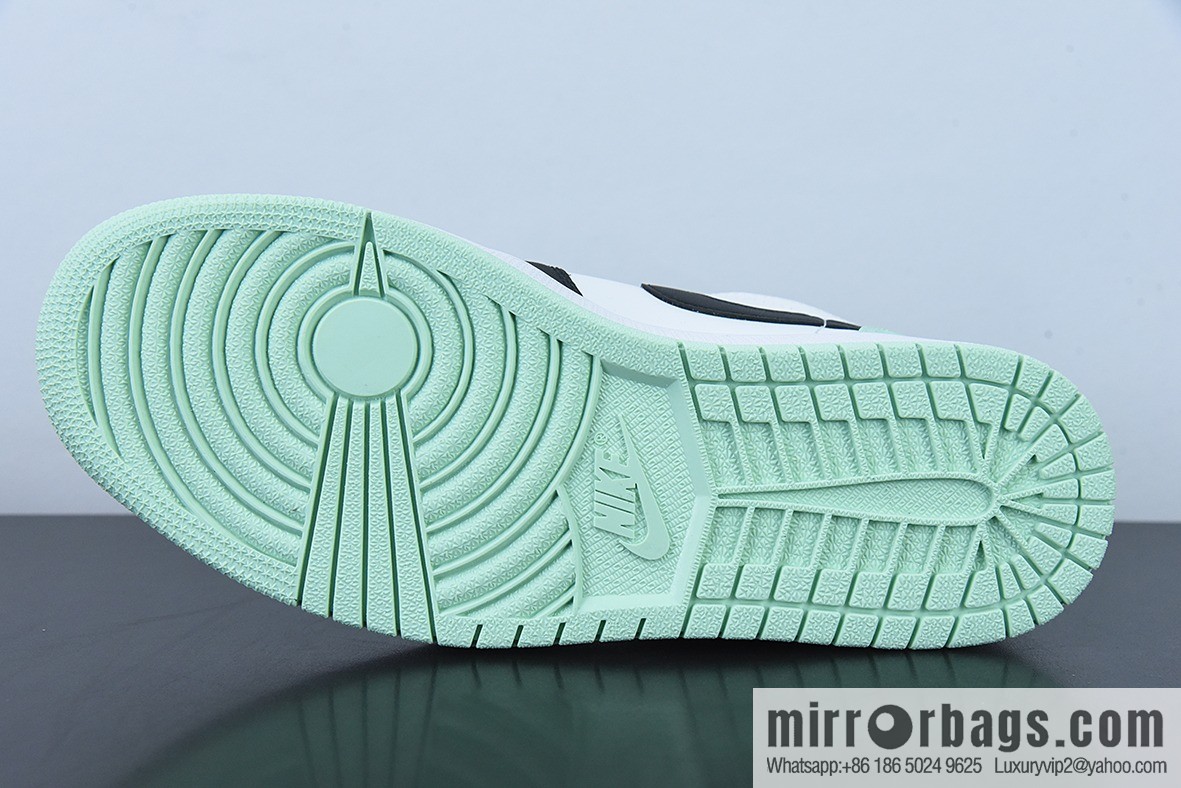 Air Jordan AJ1 Low Top AJ1 White, Black and Green Tiffany & Co. Pure Original Male Size, Item Number: DM1199-100