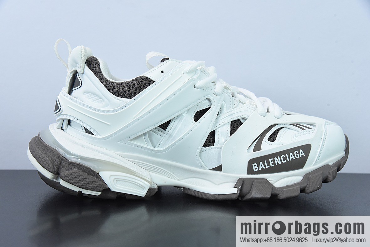 Balenciaga Balenciaga Track Sneaker Balenciaga Three generations, outdoor concept Vintage dad shoes
