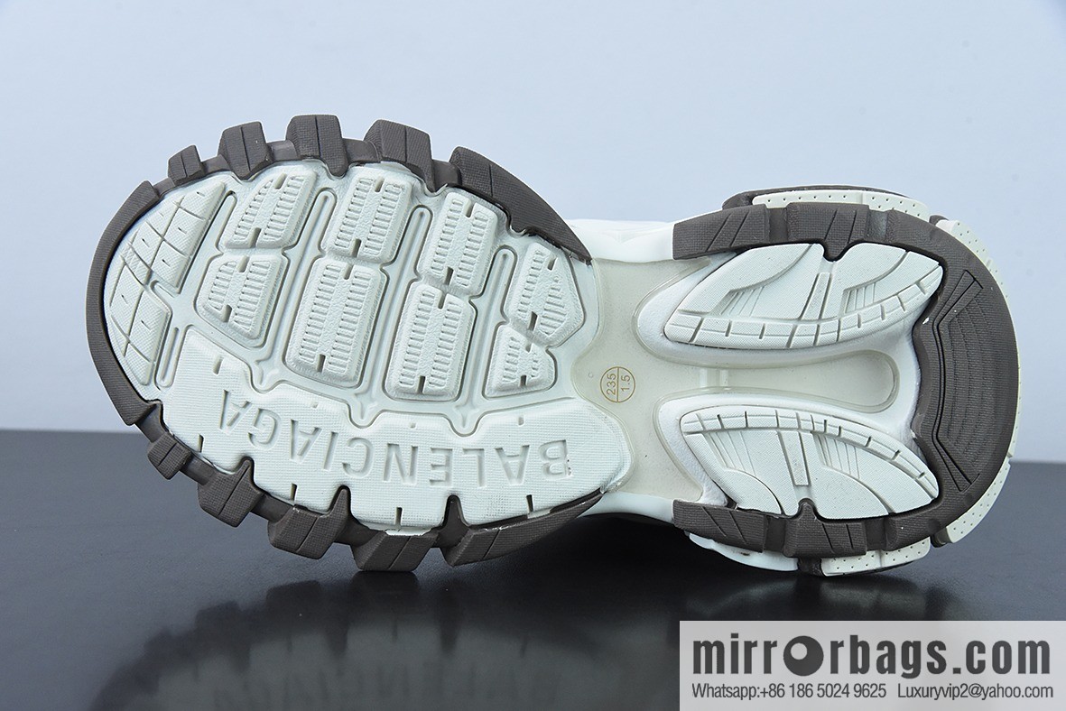 Balenciaga Balenciaga Track Sneaker Balenciaga Three generations, outdoor concept Vintage dad shoes