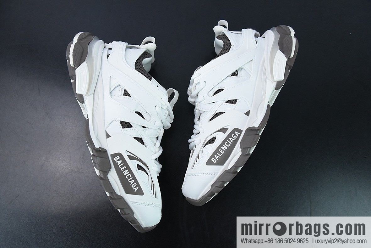 Balenciaga Balenciaga Track Sneaker Balenciaga Three generations, outdoor concept Vintage dad shoes