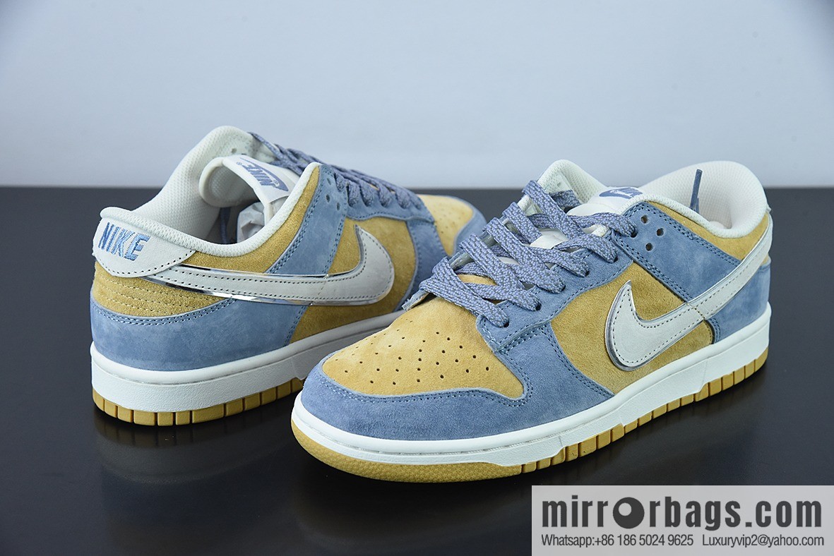 Otomo Katsujiro x NK Dunk SB Low Unisex sneakers of the same style item number: ST1391-204