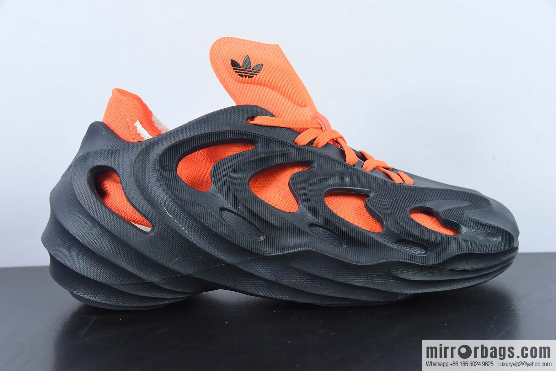 Adi's new series of autumn and winter hole shoes official item number: HP6581818