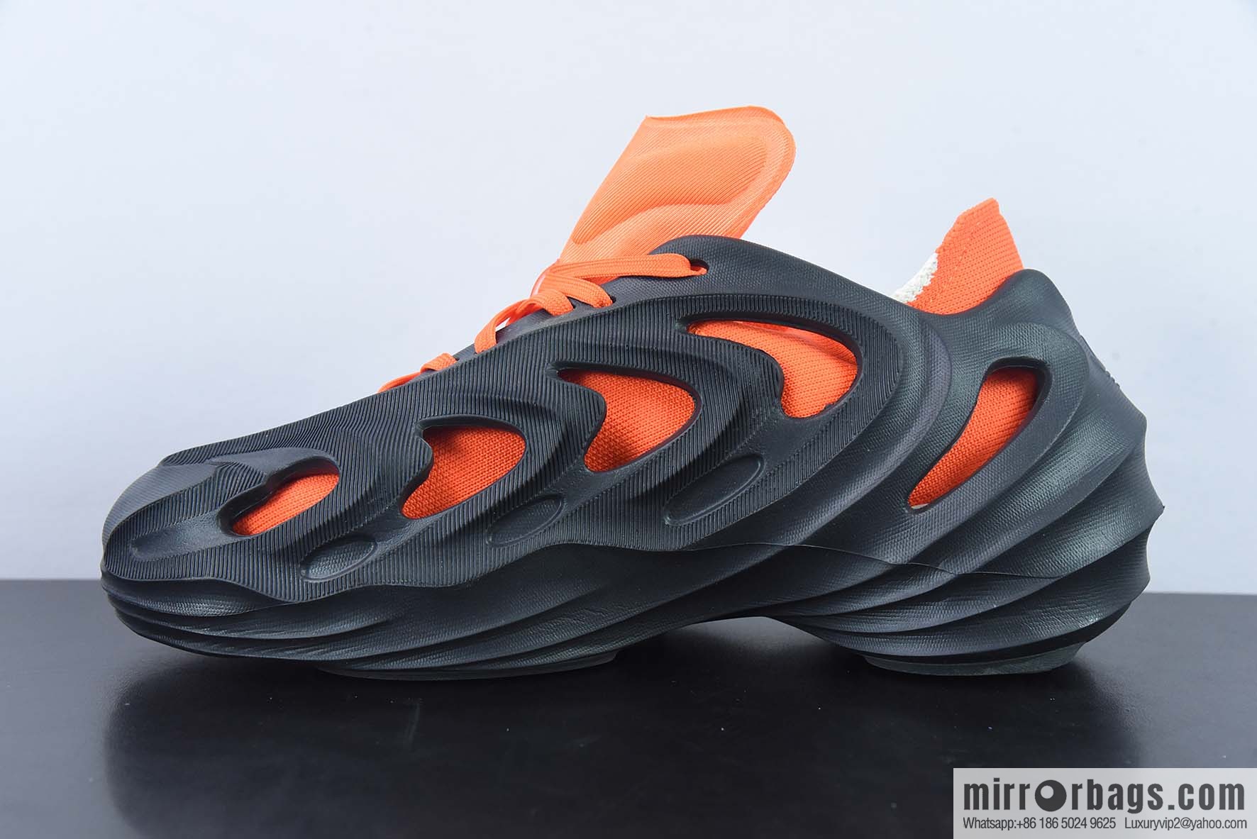 Adi's new series of autumn and winter hole shoes official item number: HP6581818