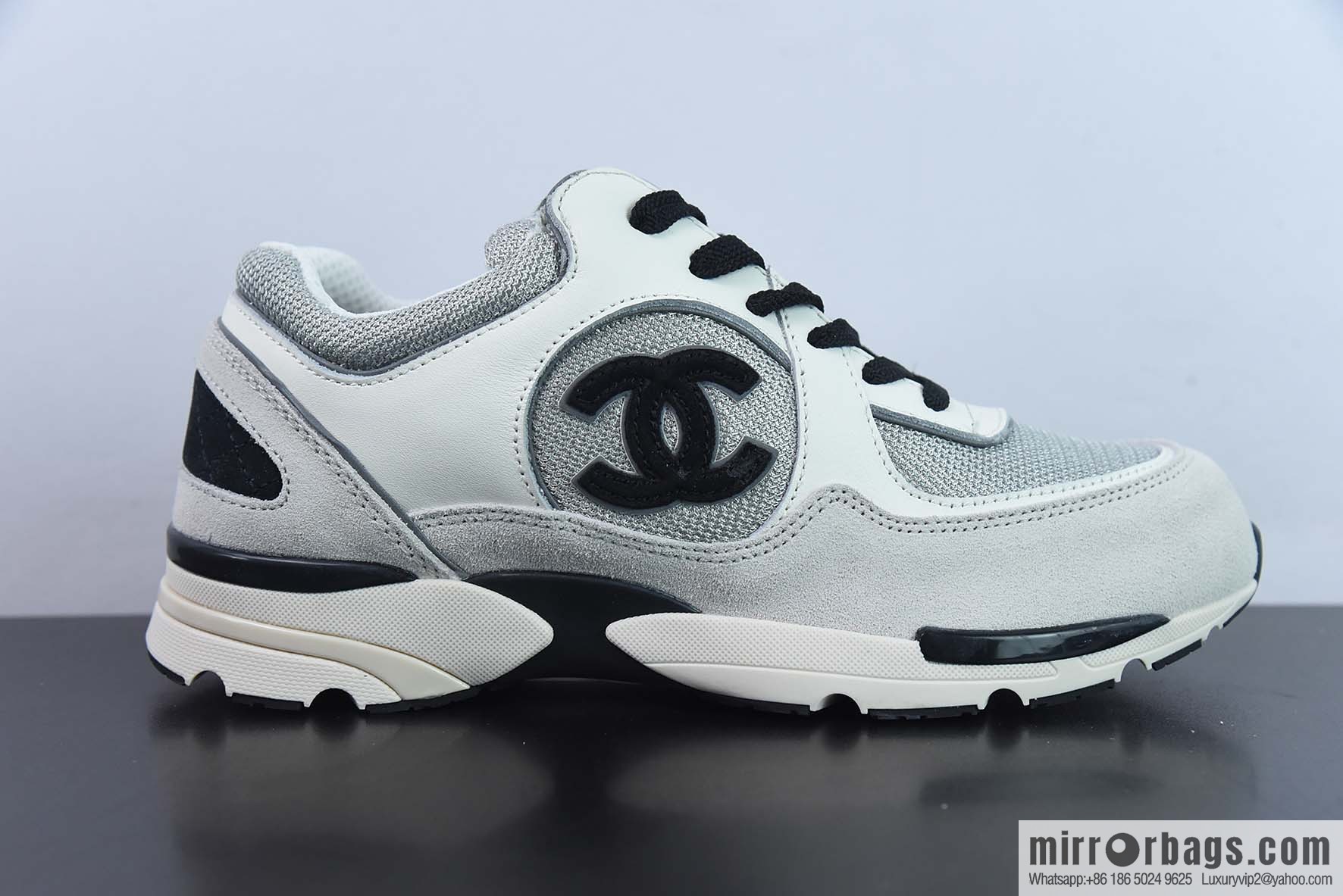 Chanel 2022 top sports series, white gray and black, item number: G39068.