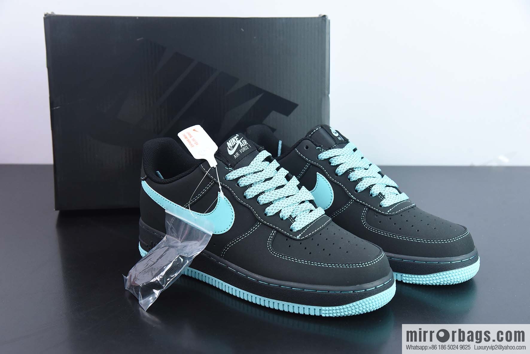 Nk Air Force 1 '07 Low Tiffany & Co. Air Force No. 1 Low Top Casual Board Shoes, item number: DH5696-226 feet