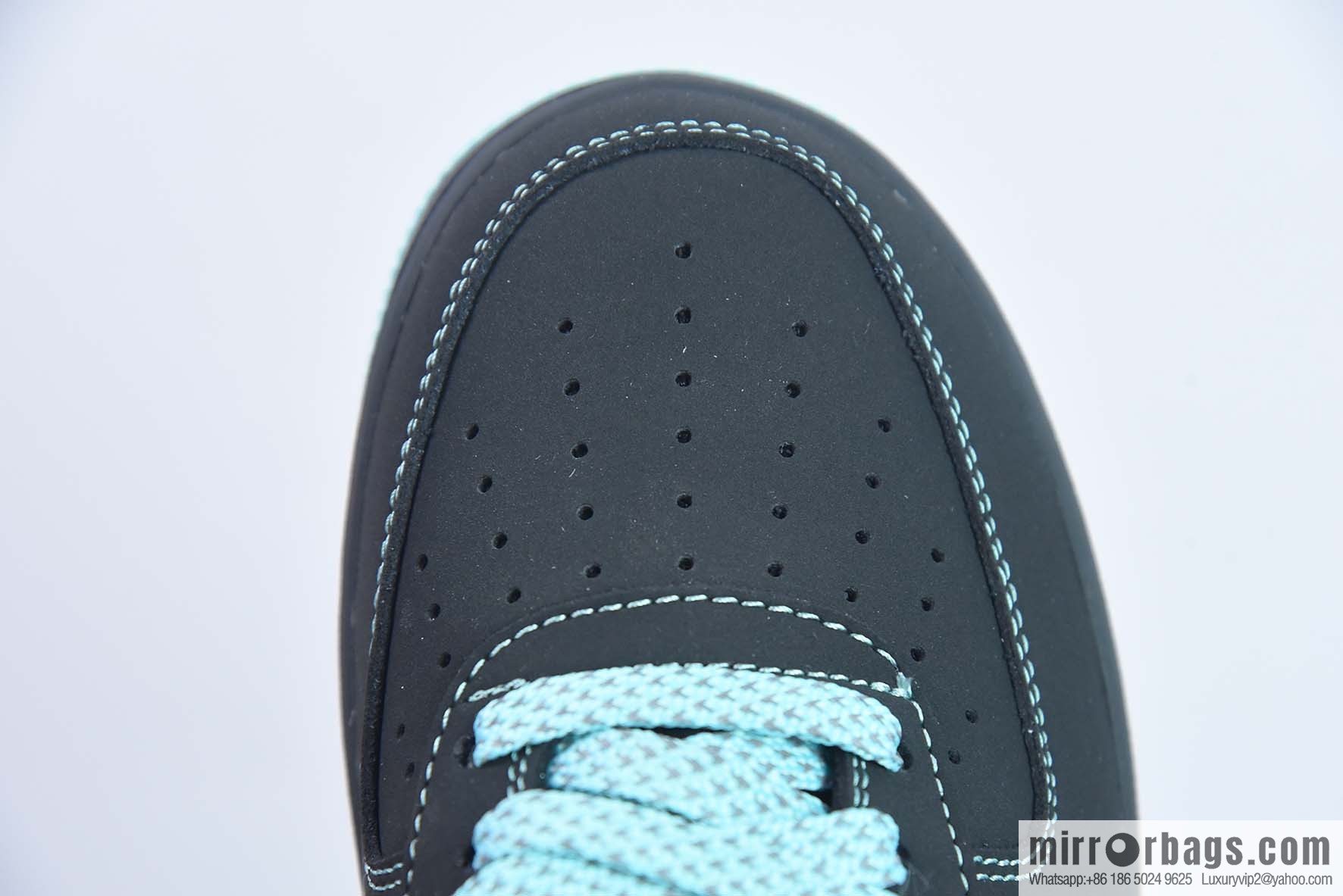 Nk Air Force 1 '07 Low Tiffany & Co. Air Force No. 1 Low Top Casual Board Shoes, item number: DH5696-226 feet