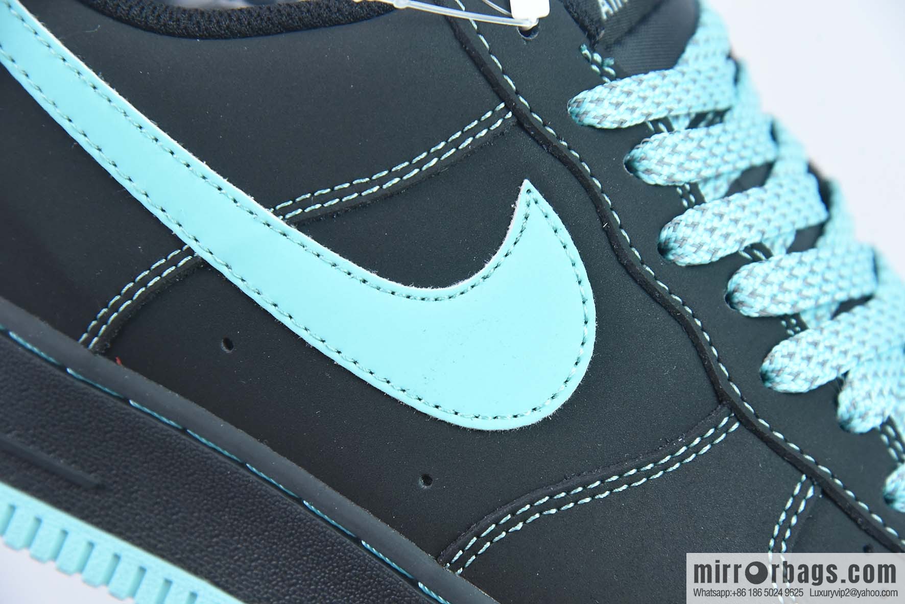 Nk Air Force 1 '07 Low Tiffany & Co. Air Force No. 1 Low Top Casual Board Shoes, item number: DH5696-226 feet
