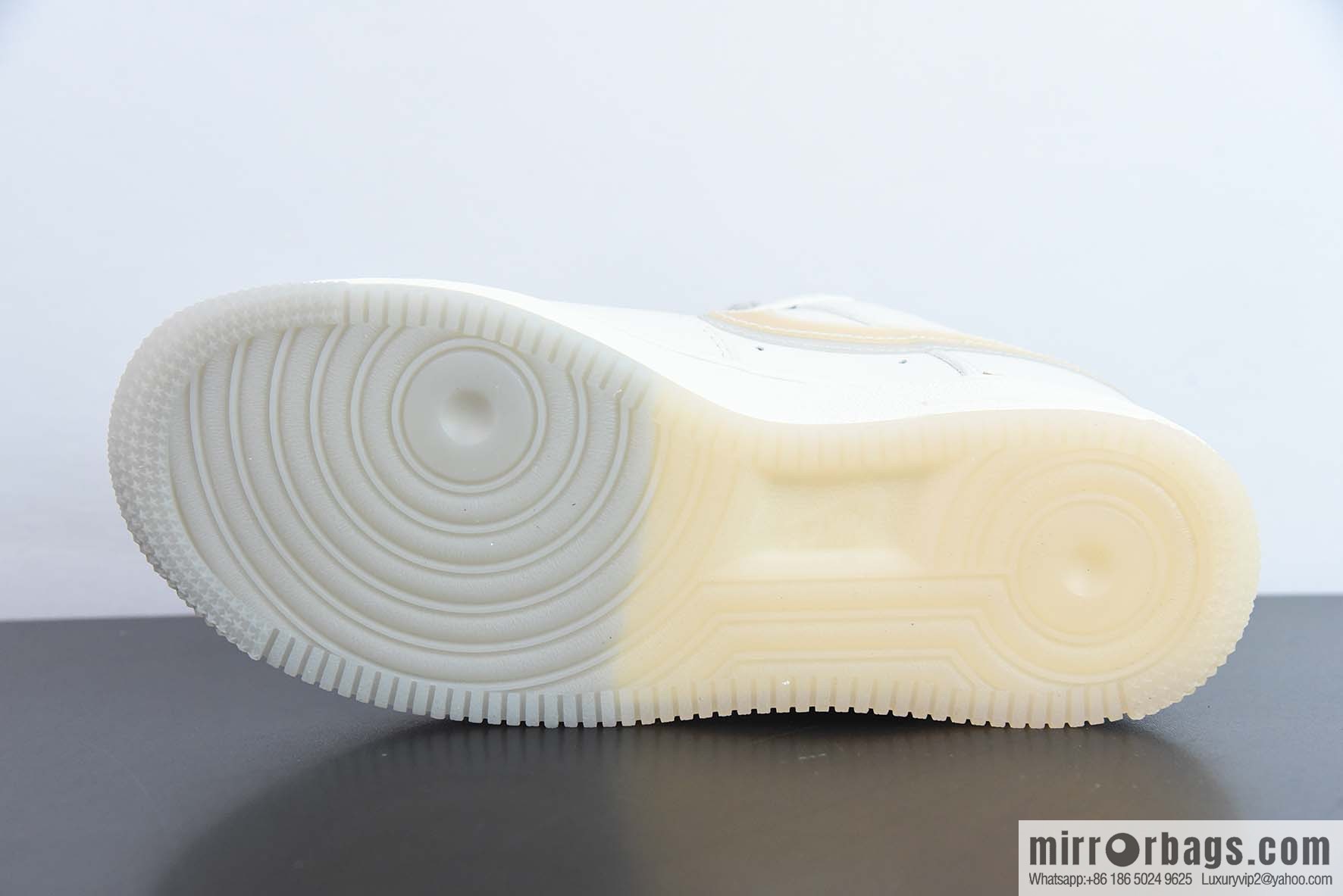 LAP69001337 Air Force One Joint Luxury Brand - #Chanel #Chanel & Nike Air Force 1 Low Item Number: CW1574-807