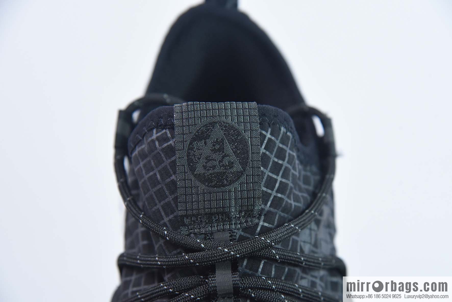 Nike ACG Mountain Flying Low GORE-TEX Outdoor Mountaineering sneakers/black and white, item number: DD4565-001