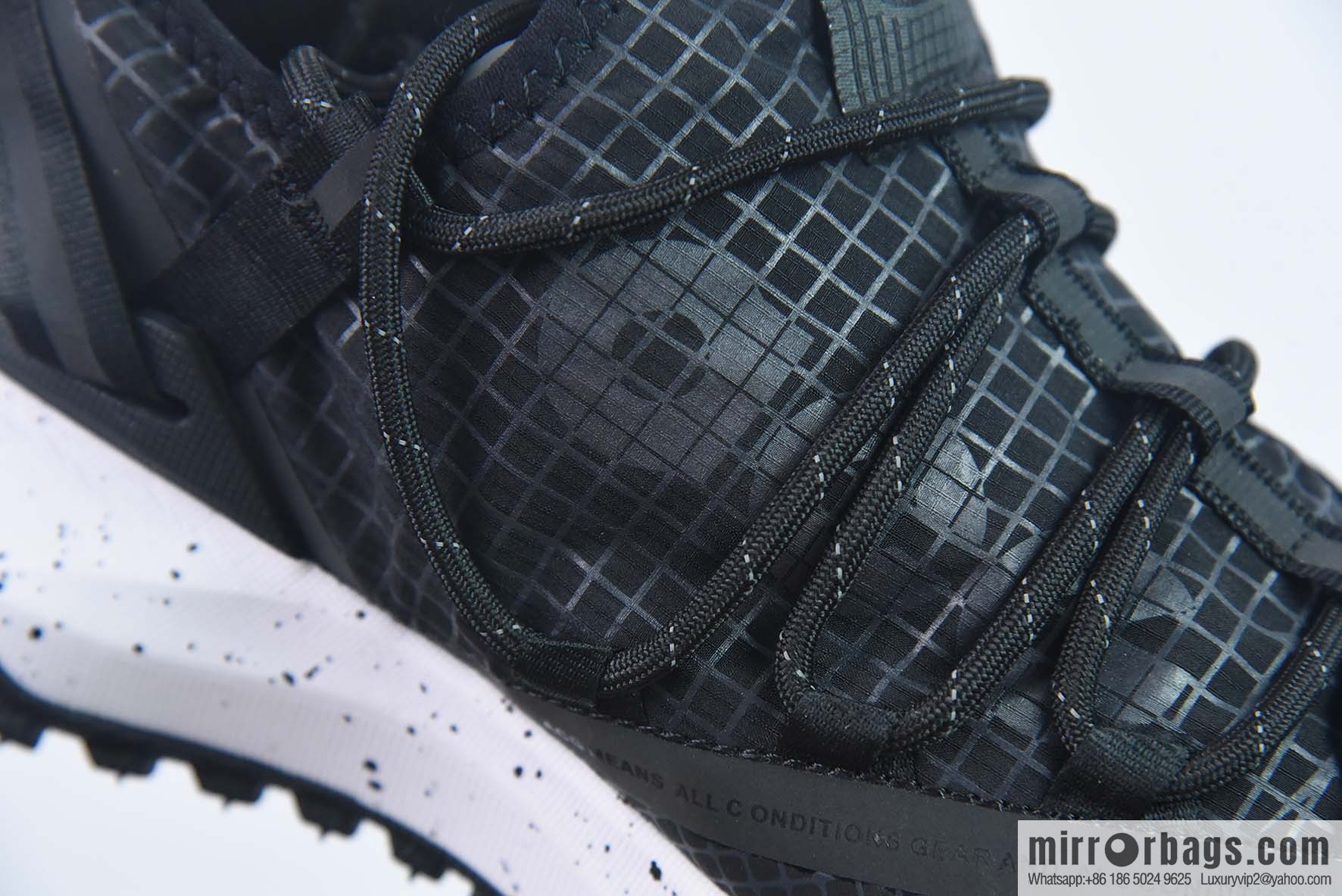 Nike ACG Mountain Flying Low GORE-TEX Outdoor Mountaineering sneakers/black and white, item number: DD4565-001