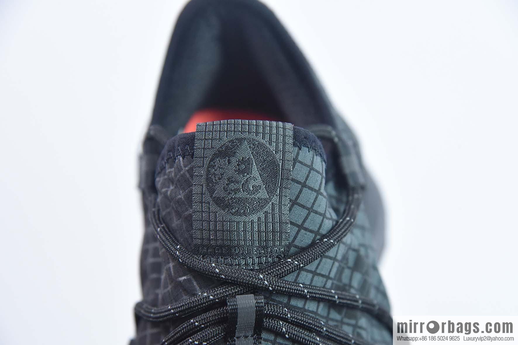 Nike ACG Mountain Flying Low GORE-TEX Outdoor hiking sneakers/black SKU: DC660 001