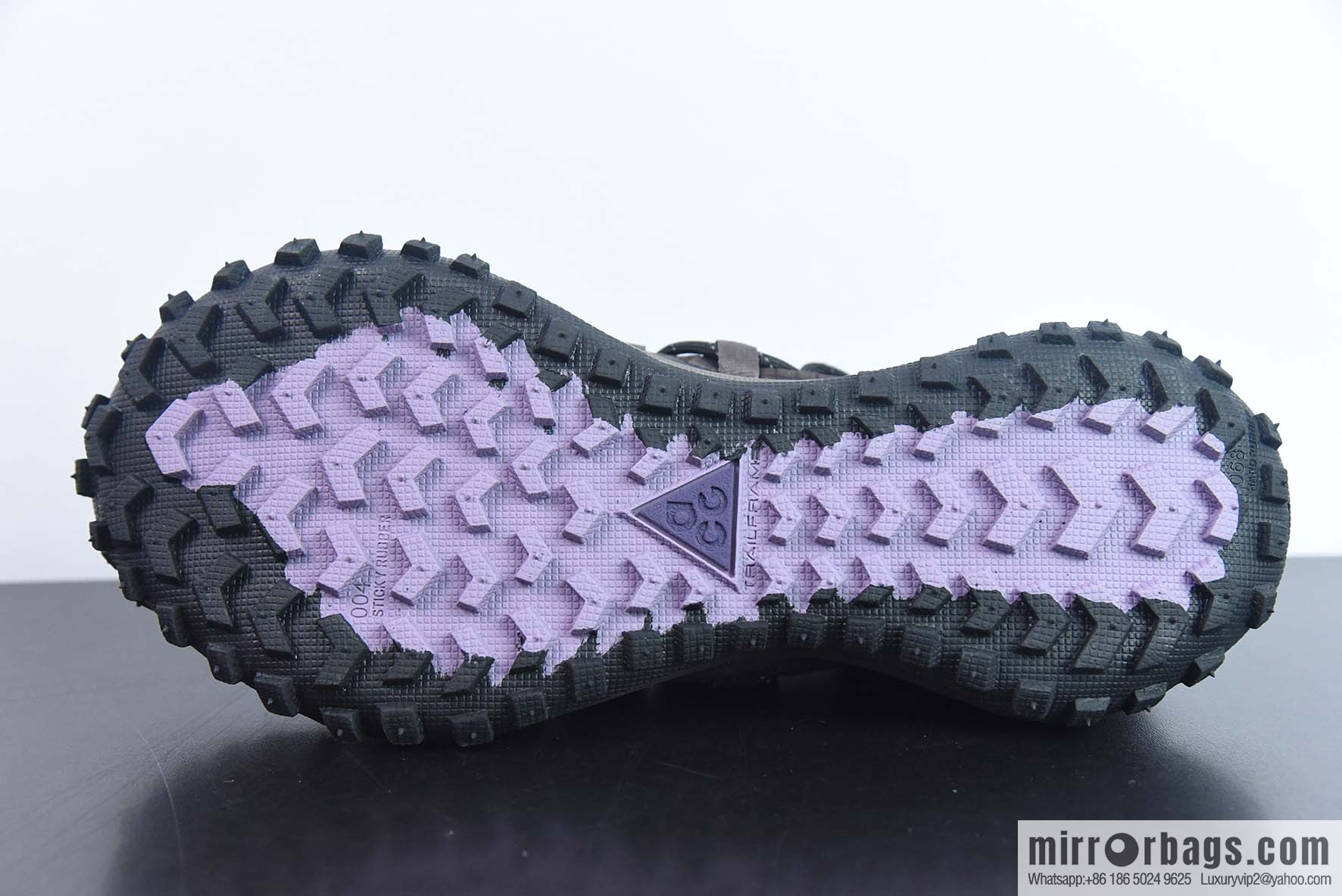 Nike ACG Mountain Flying Low GORE-TEX Outdoor Mountaineering sneakers/black purple, item number: DC660 001