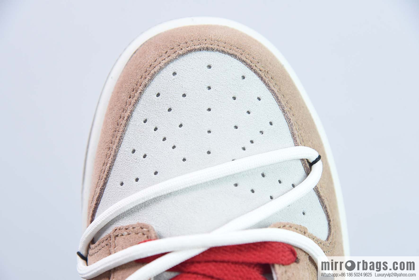 Dunk se white, brown and red SB low-top board shoes, straps, item number: D09457-130