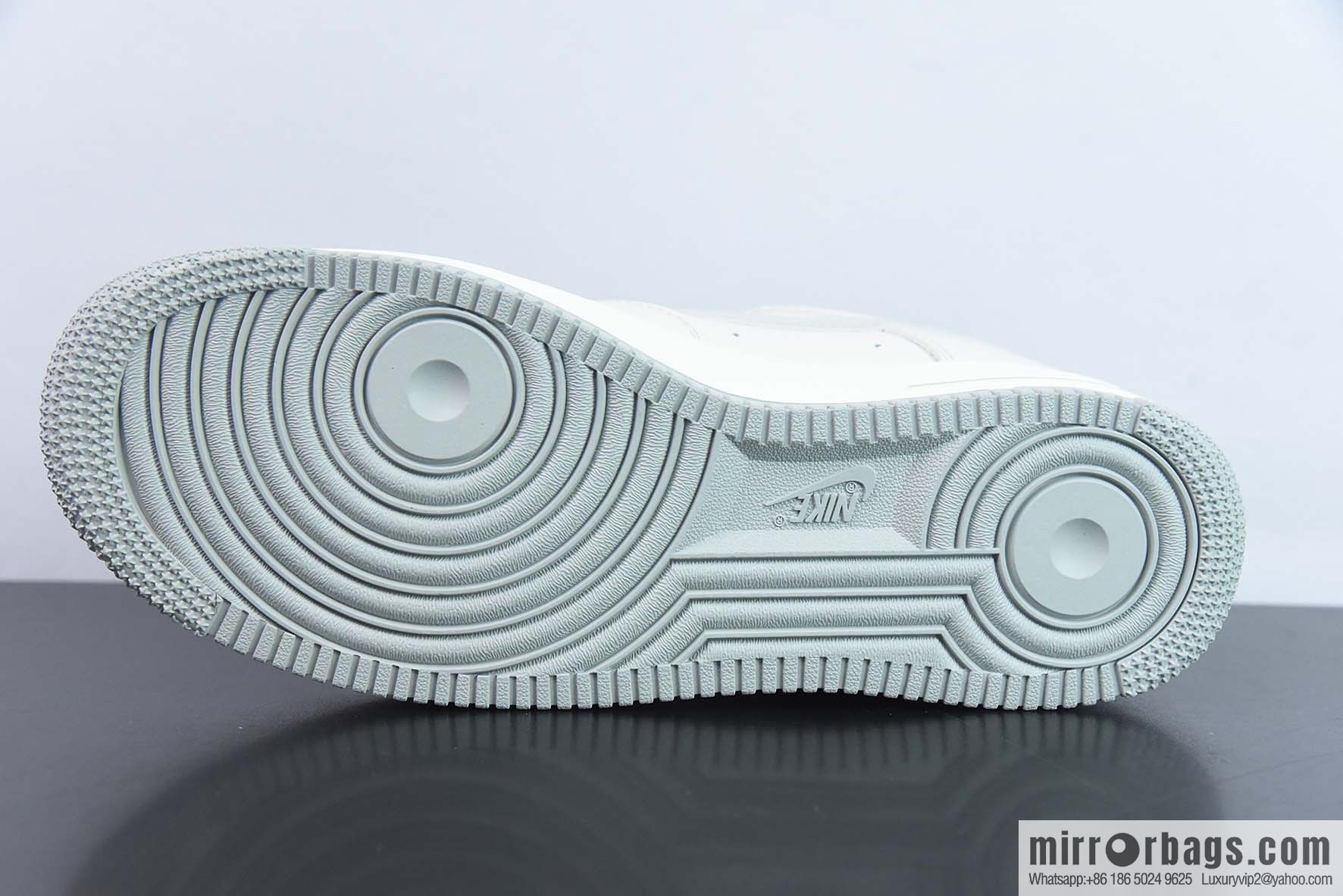 Nike Air Force 1 Low supreme, Air Force One low-top sneakers, item number: SU0220 007