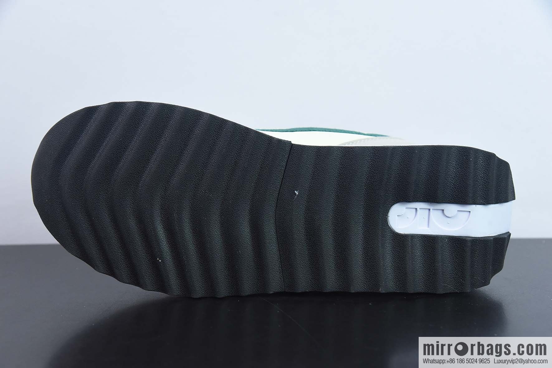 NIKE Air Max Dawn Dawn series, pure original version, low-top air unit versatile casual sports jogging shoes, item number: FD9916 131
