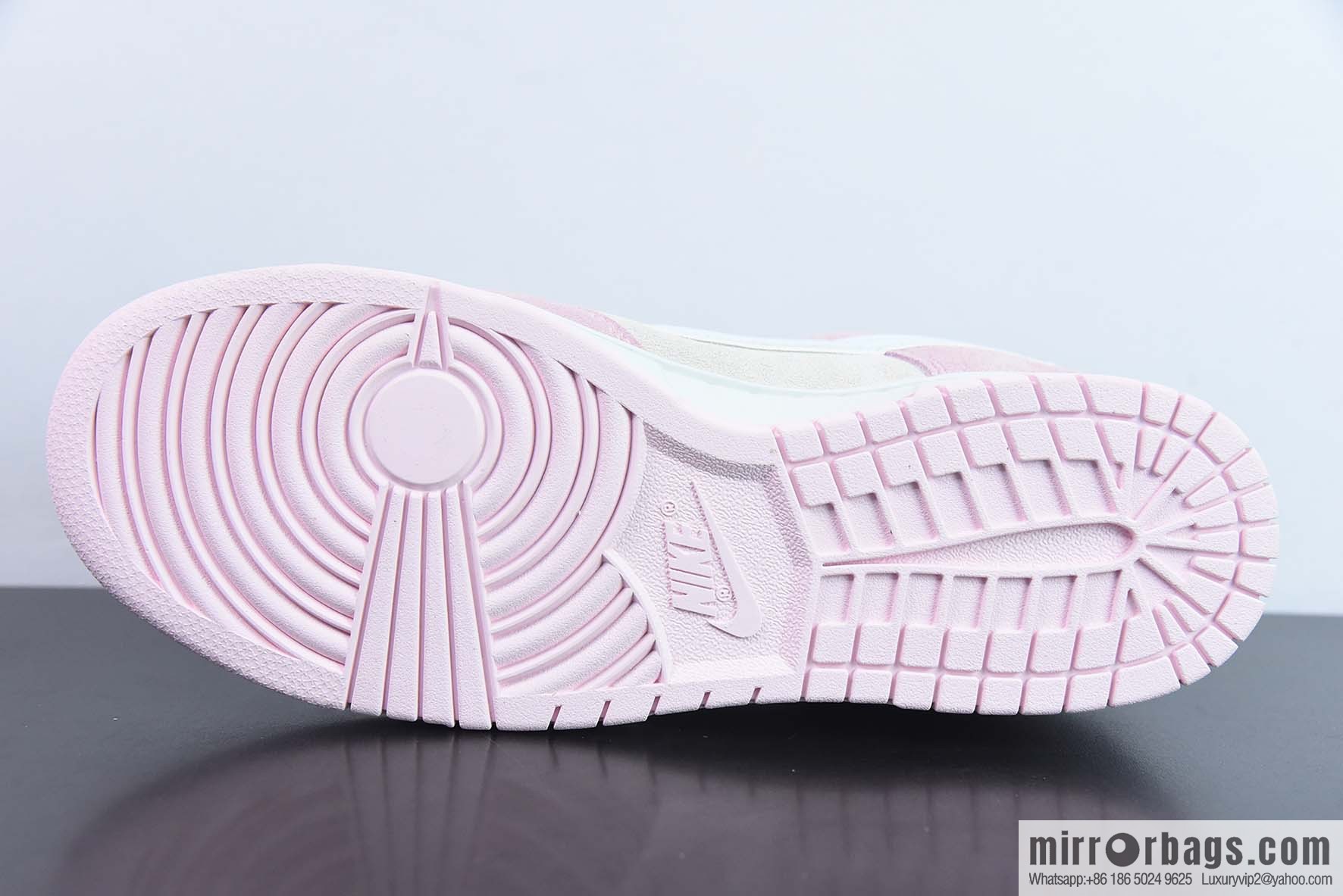 Nike Dunk Low SB low-top skate shoes/pink gray and white powder, item number: DV3054-600