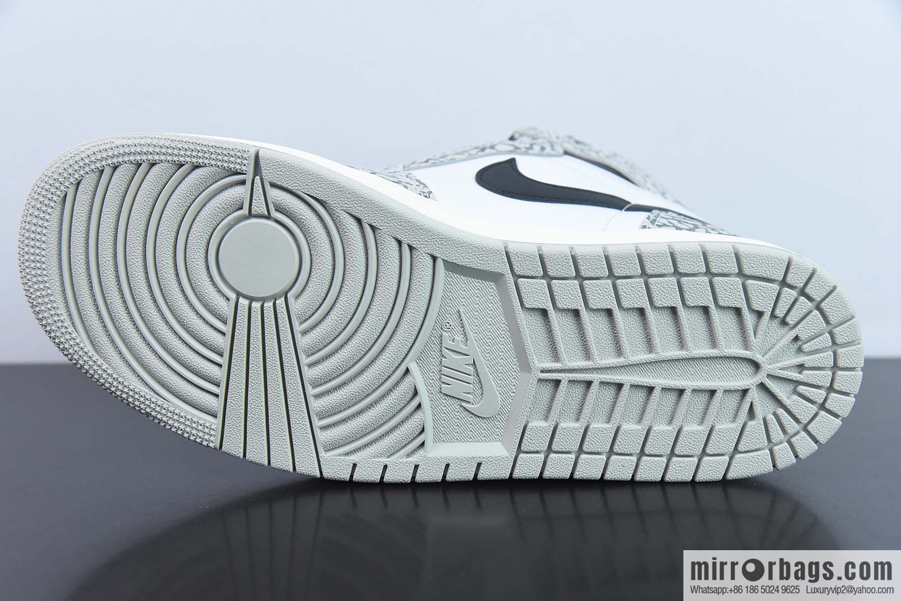 Air Jordan1 AJ1 Jordan 1st generation high-top basketball shoes/black and white gray, burst pattern, elephant pattern, item number: DZ5485-052