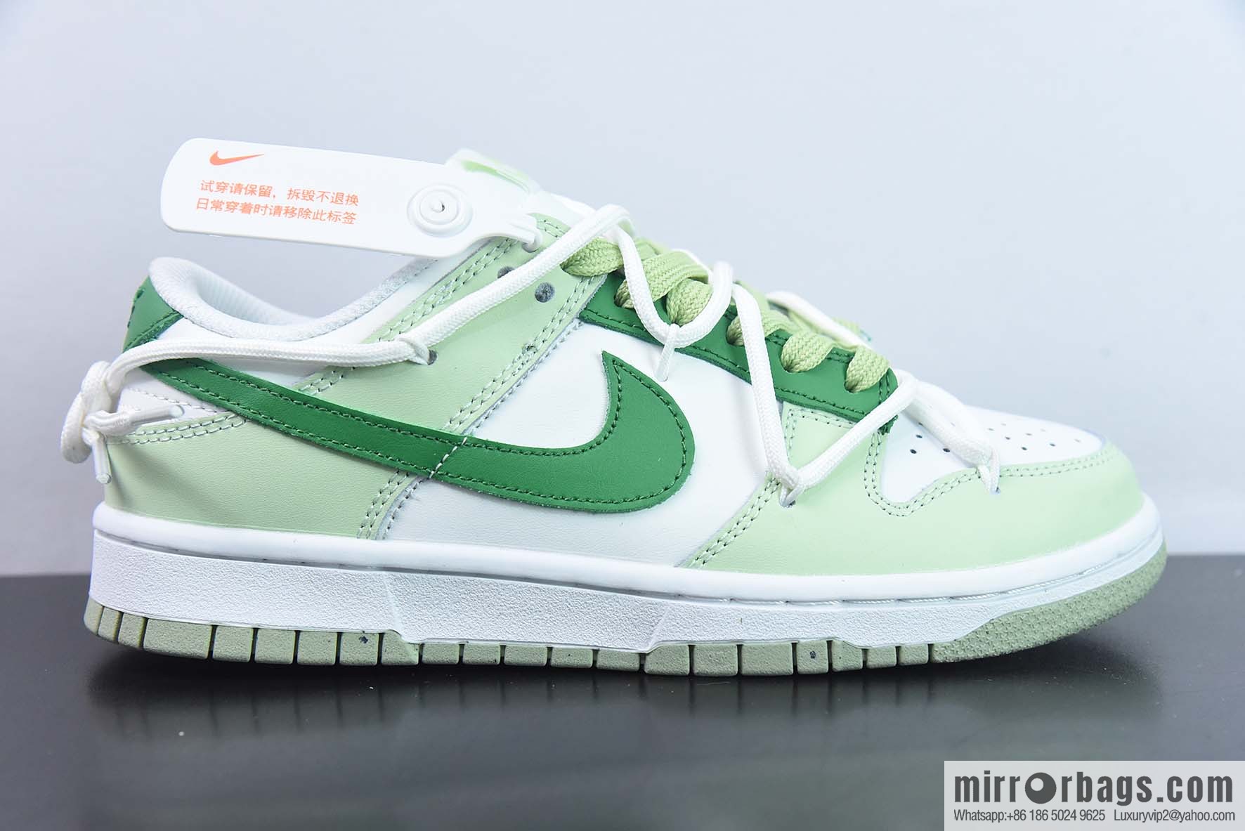 Nike Dunk Low SB low-top skate shoes/white and light green, customized version