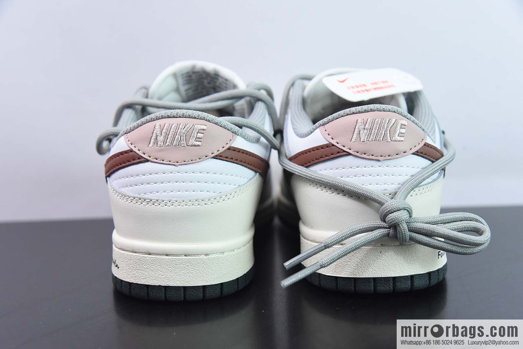 Nike Dunk Low SB low-top skate shoes/beige graffiti, custom version