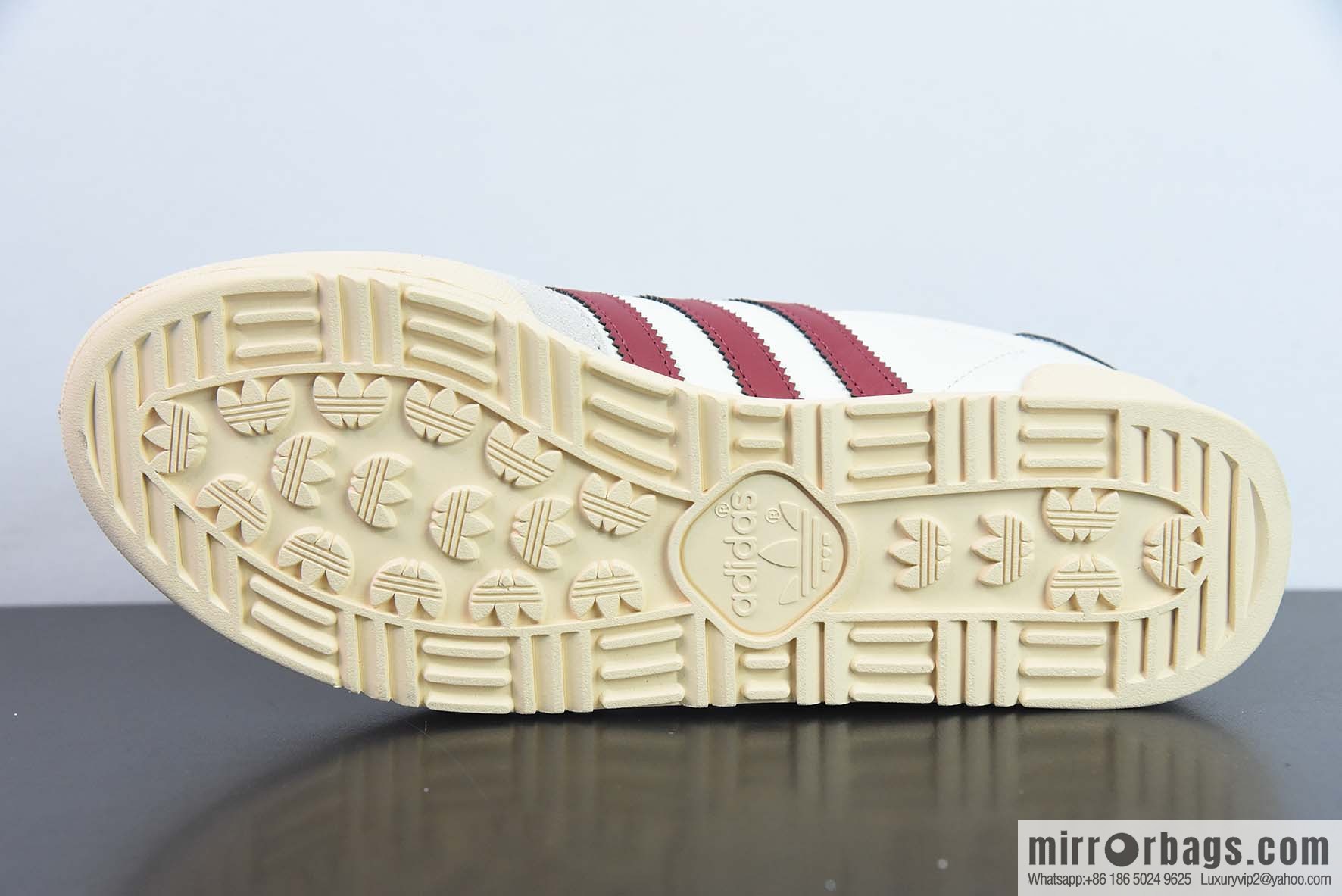 AD Originals Jeans Vintage low-top fashion board shoes, beige and red, item number GY7437.