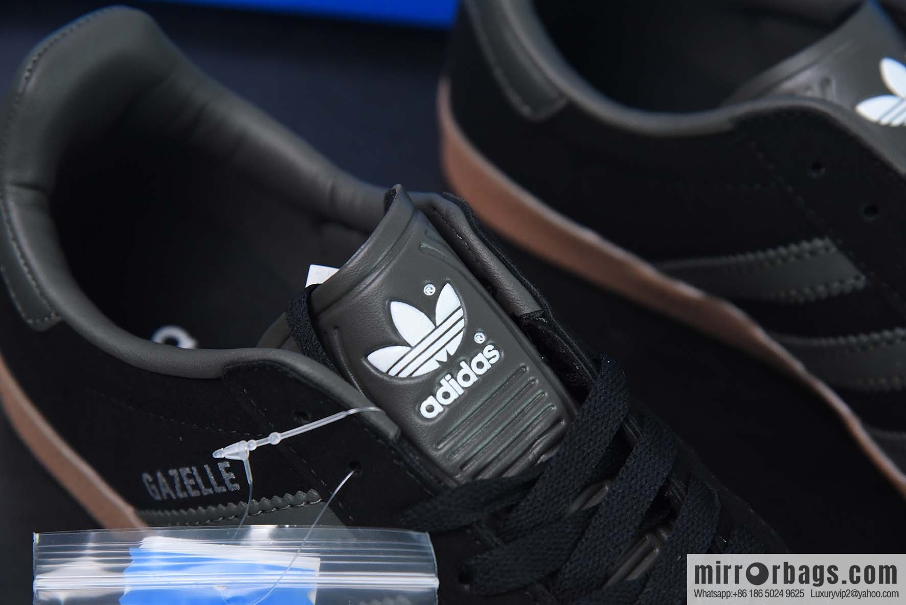 Adidas Originals Gazelle Clover series sports shoes, black and green, item number: GX2210