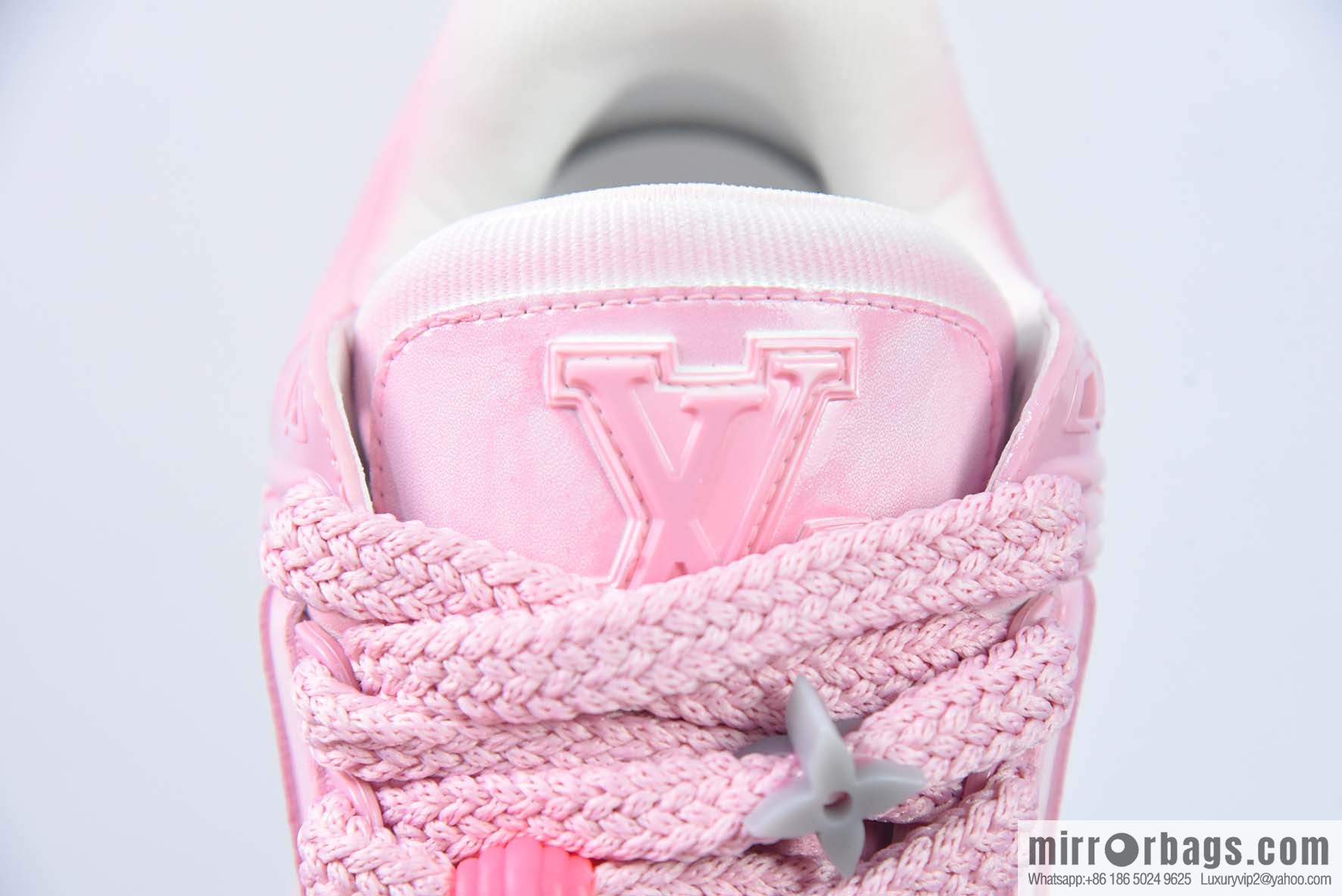 LV Louis Vuitton Trainer Maxi series bread shoes
