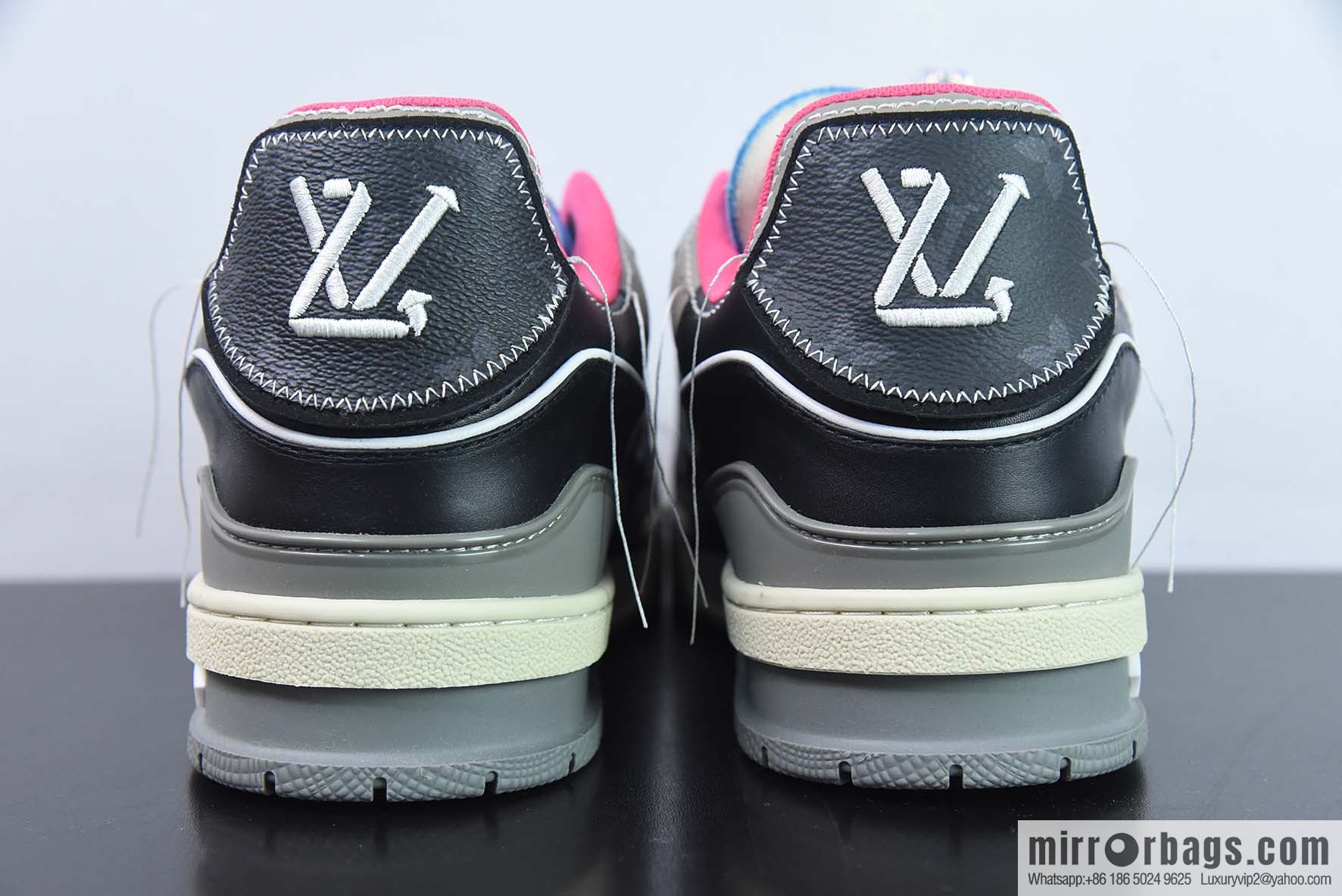 Donkey Replica Luxury Handbag LV Trainer Top Version Trainer sneakers