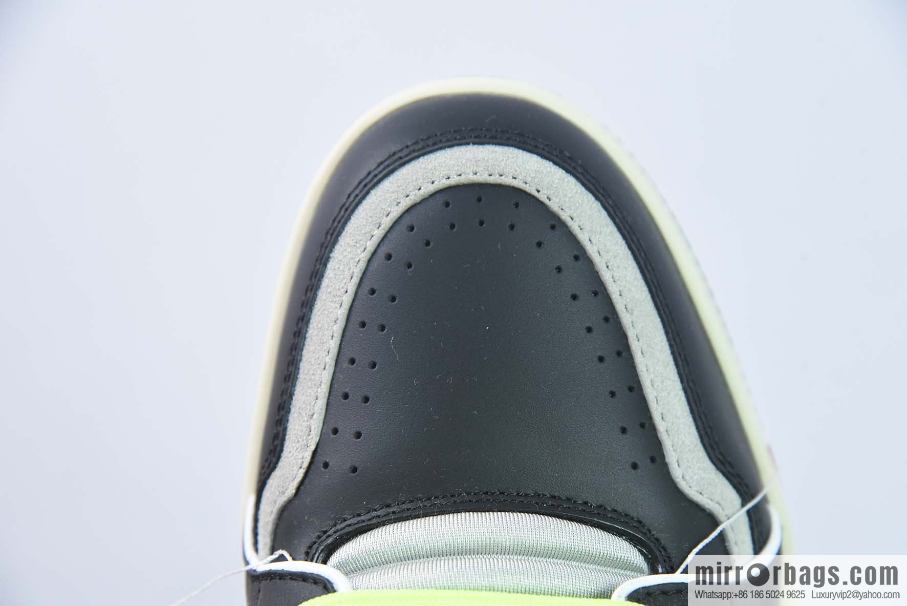 Donkey Replica Luxury Handbag LV Trainer Top Version Trainer sneakers