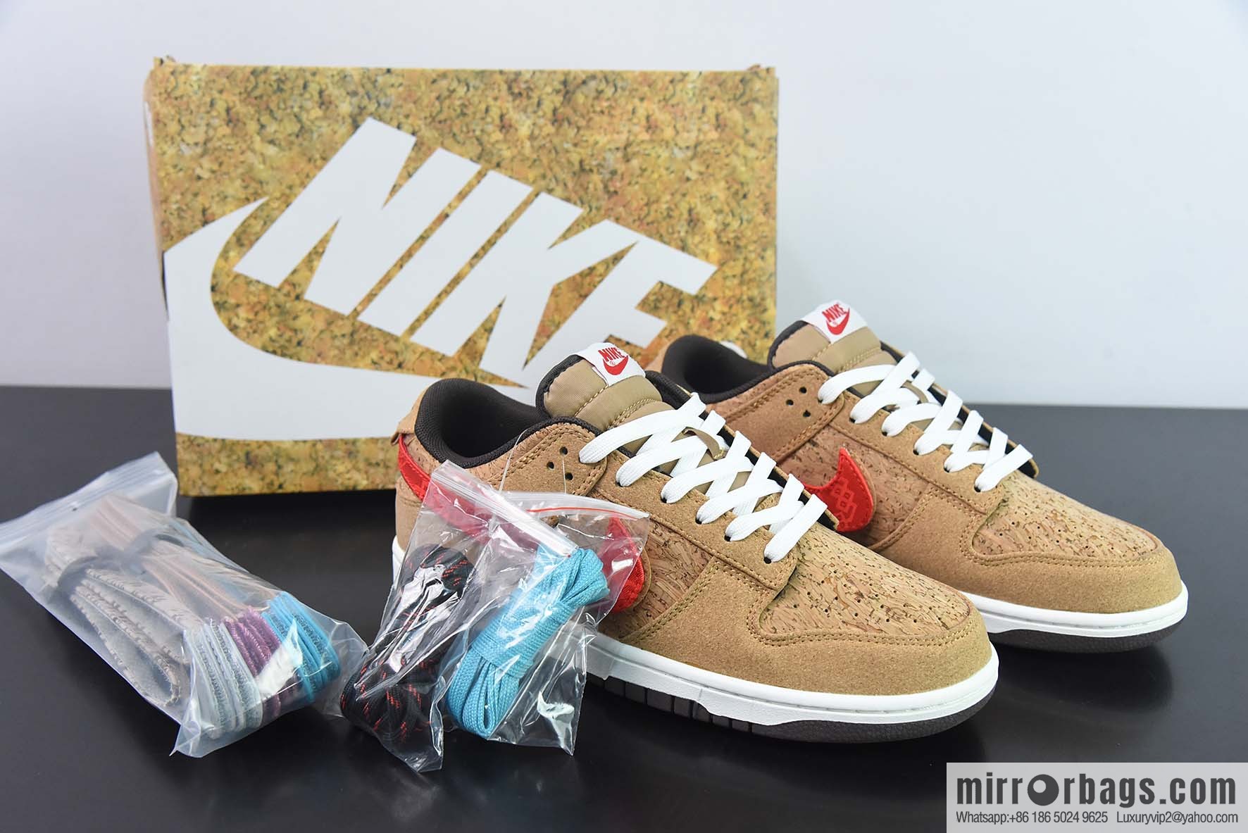 NK SB Dunk Low 20th Anniversary, Joint Cork Hook Replacement Low Top Sneakers Part Number: FN0317-121