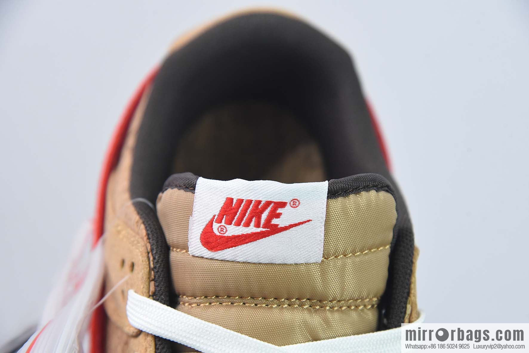 NK SB Dunk Low 20th Anniversary, Joint Cork Hook Replacement Low Top Sneakers Part Number: FN0317-121