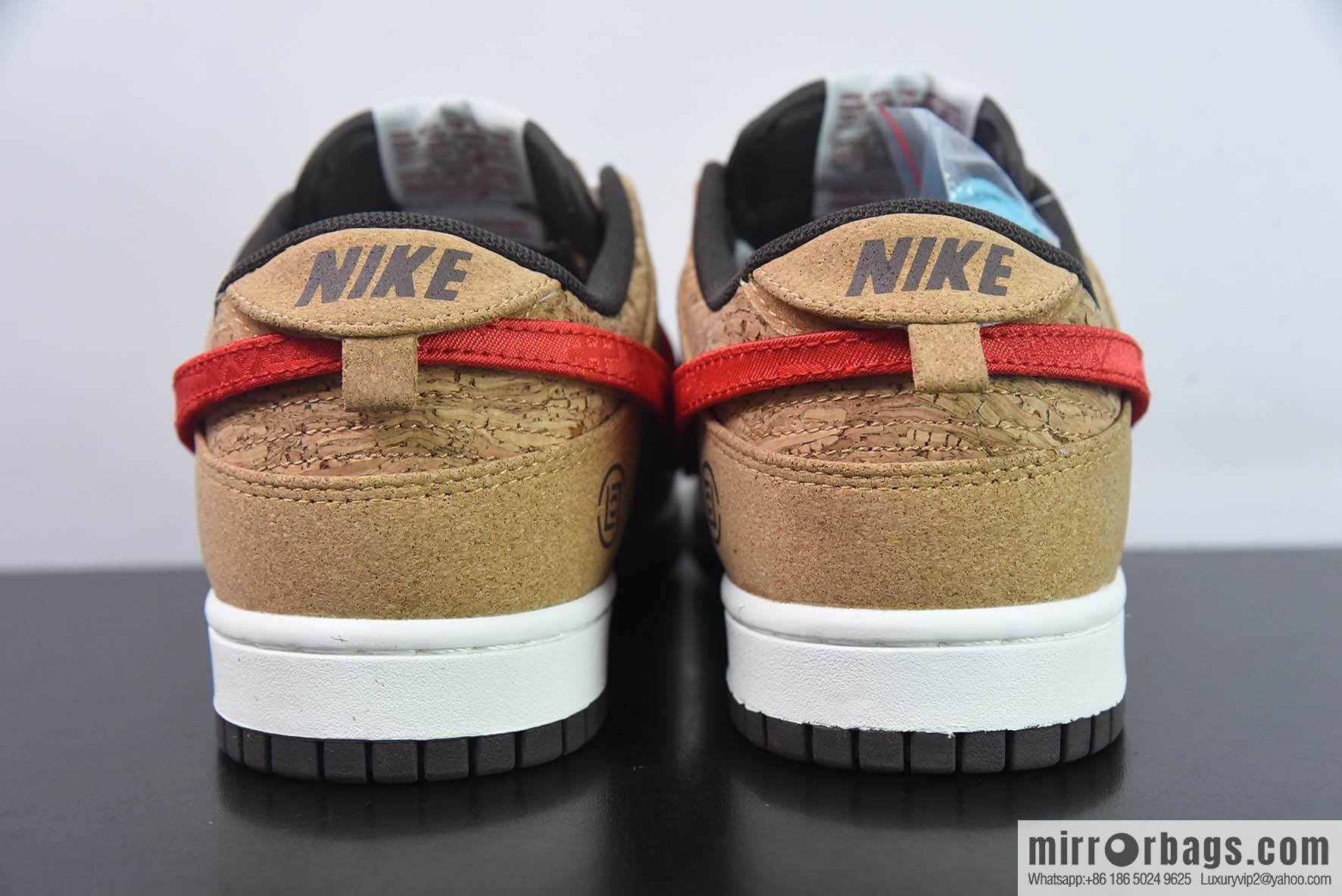 NK SB Dunk Low 20th Anniversary, Joint Cork Hook Replacement Low Top Sneakers Part Number: FN0317-121