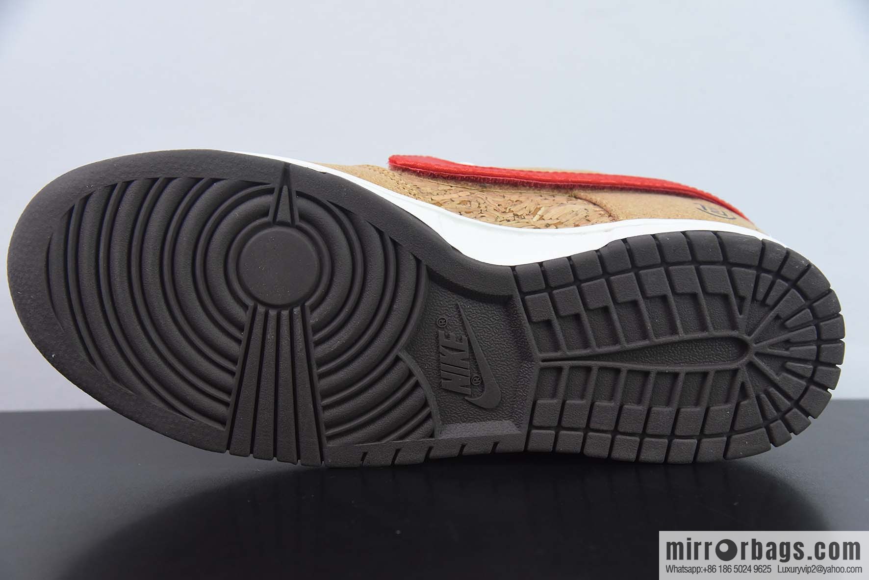 NK SB Dunk Low 20th Anniversary, Joint Cork Hook Replacement Low Top Sneakers Part Number: FN0317-121
