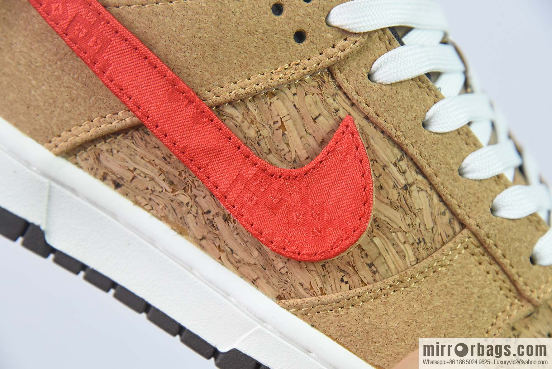 NK SB Dunk Low 20th Anniversary, Joint Cork Hook Replacement Low Top Sneakers Part Number: FN0317-121
